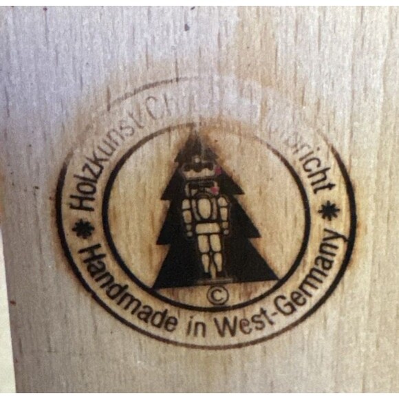 Vintage Holzkunst Christian Ulbricht W. Germany Nutcracker With Satchel/ Gifts - Picture 9 of 11